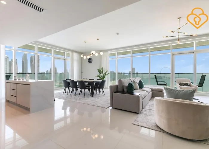 Fascinating Views! Large 4Br Private Beach Access, Emaar Beachfront Dubai