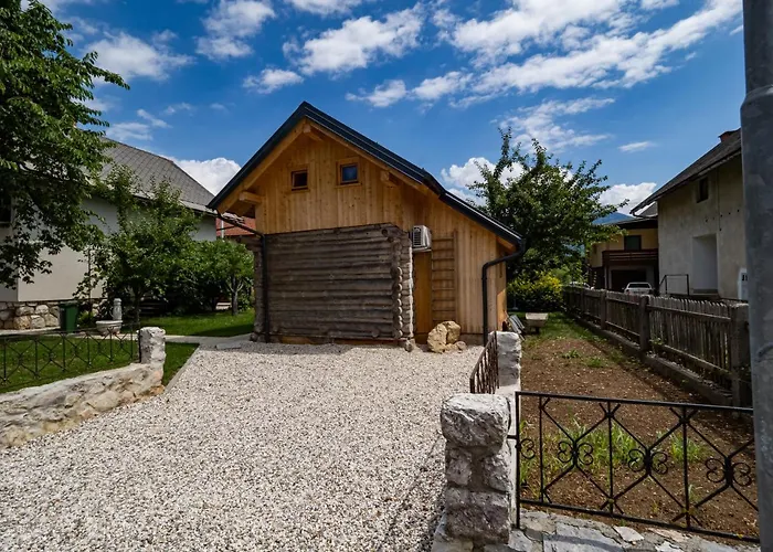 Chalet Sejalec Lesce 