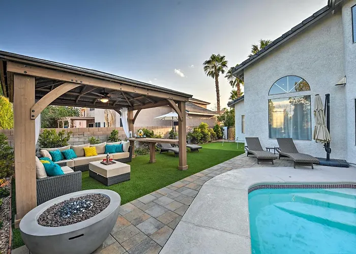 Top-Notch Las Vegas Oasis With Games, Golf And More!