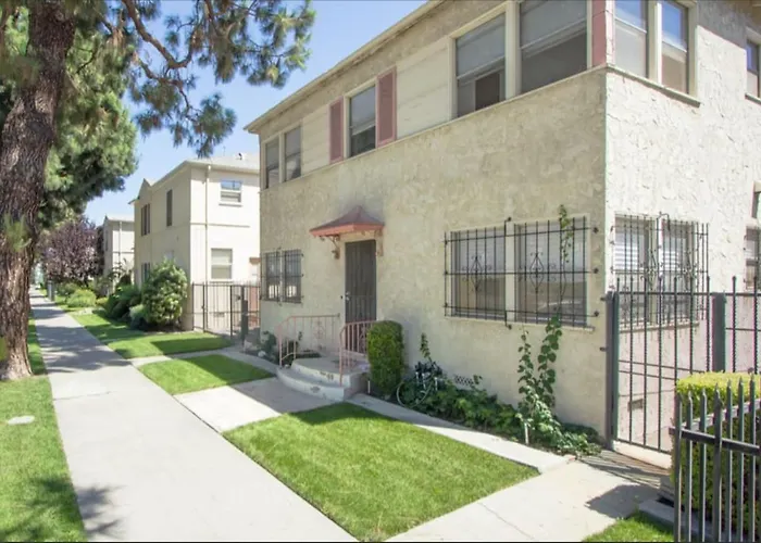 Spring Charmer In The Heart Of The City Los Angeles