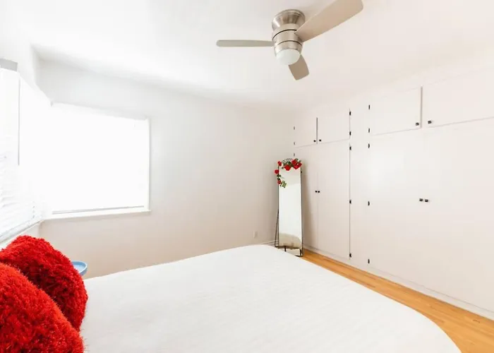 Inviting Home In Historic Leimert Park Los Angeles