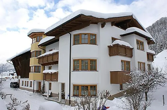 Ferienwohnung Hof am Arlberg - Familie Walter St. Anton am Arlberg