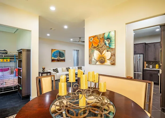 Luxurious 5Br Home Sleeps-14 Houston