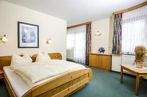 Ferienwohnung Hof am Arlberg - Familie Walter St. Anton am Arlberg