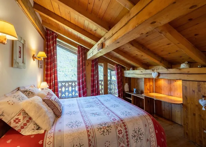 Magnifique Chalet Authentique Au Coeur Des 3 Vallees Courchevel