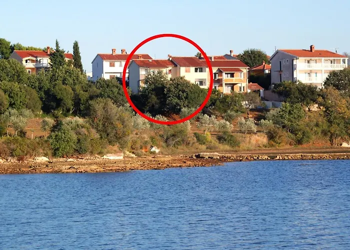 Apartments And Rooms By The Sea Medulin - 7278