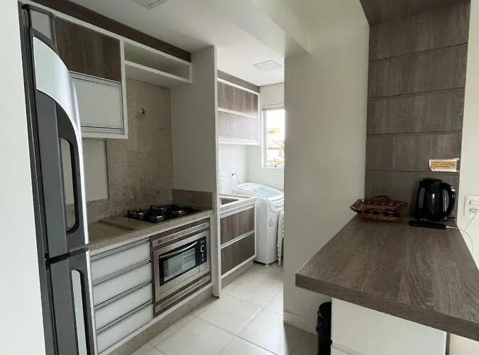 Apto De 3 Quartos Na Praia De Palmas, Com Garagem Governador Celso Ramos