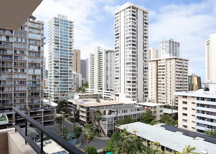 Wayfinder Waikiki - Voted Top 10 Best Hotels in Hawaii! Honolulu
