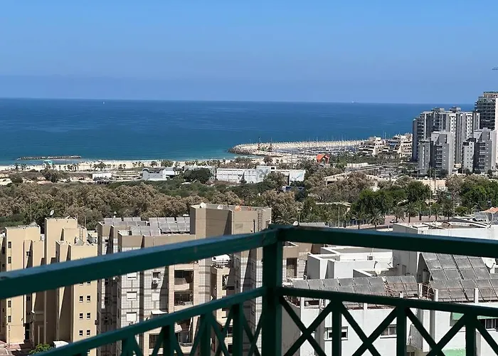 Ferienwohnung דירת 4 חדרים יוקרתית קרובה לים Aschkelon