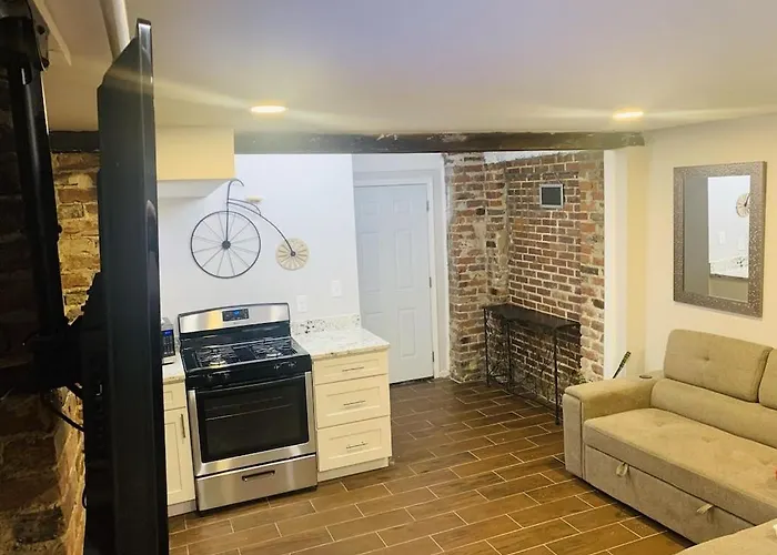 Vintage Uptown Hidden Gem, Walk To Everything New Renovation! New Orleans