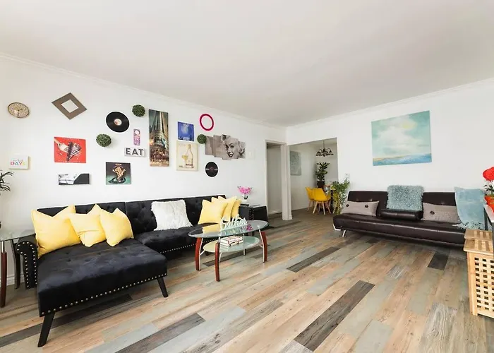 Charming La 2 Bedroom For Your Home Away From Home Los Angeles