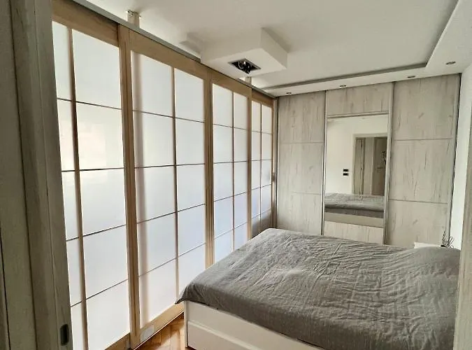 Comfortable Apartment In City Hub Belgrad