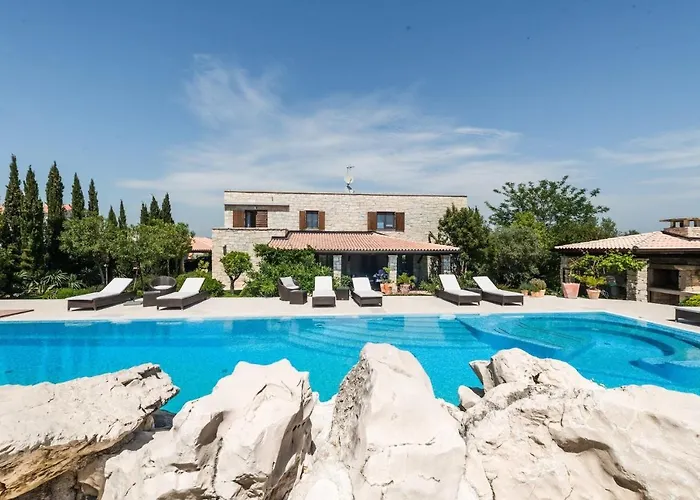 Family Friendly Apartments With A Swimming Pool Murter - 20859
