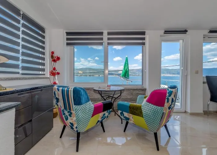 Apartment In Arbanija With Sea View, Balcony, Air Conditioning, Wifi 5138-1 Trogir
