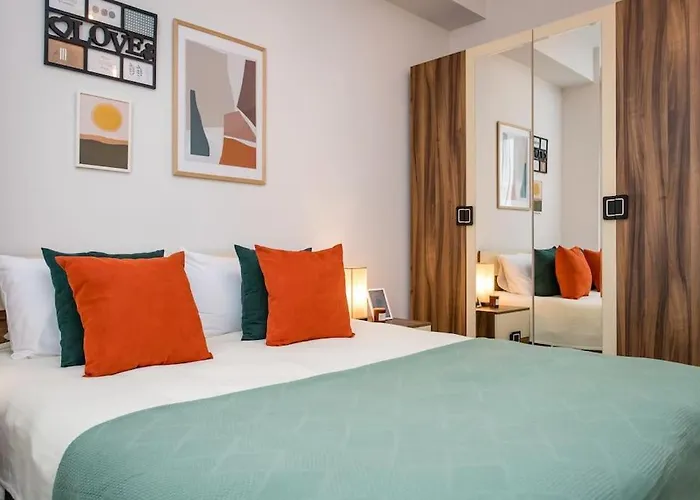 1-Bedroom Apartment With City Views - Balcony - 5 Min To Delisi Metro - Self Check-In - M2 Complex, Saburtalo Tbilisi