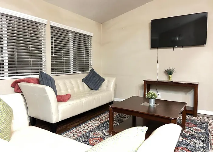 Sweet Spacious 5 Bdrm Home With Pool Las Vegas