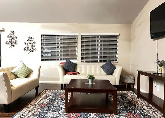 Sweet Spacious 5 Bdrm Home With Pool Las Vegas