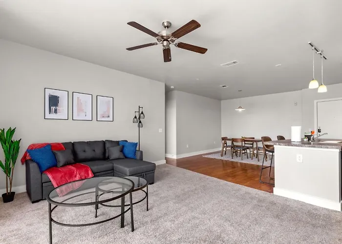 The Selena: Riverwalk Loft San Antonio