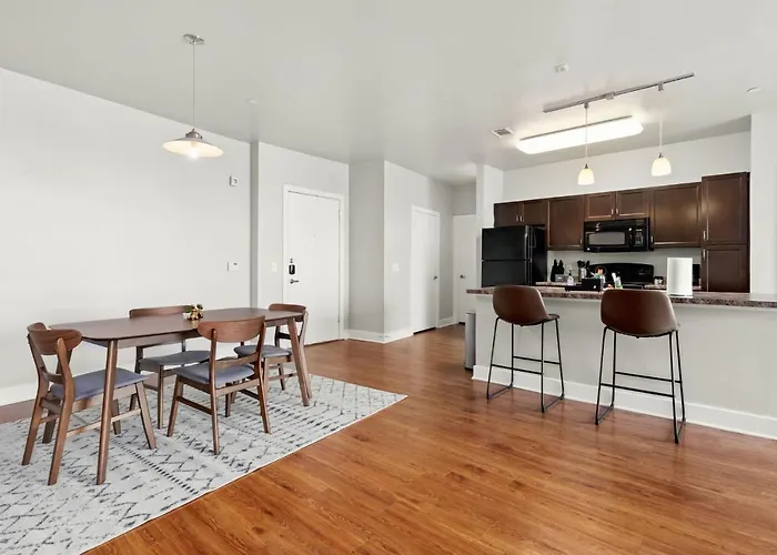 The Ladybird: Riverwalk Loft San Antonio
