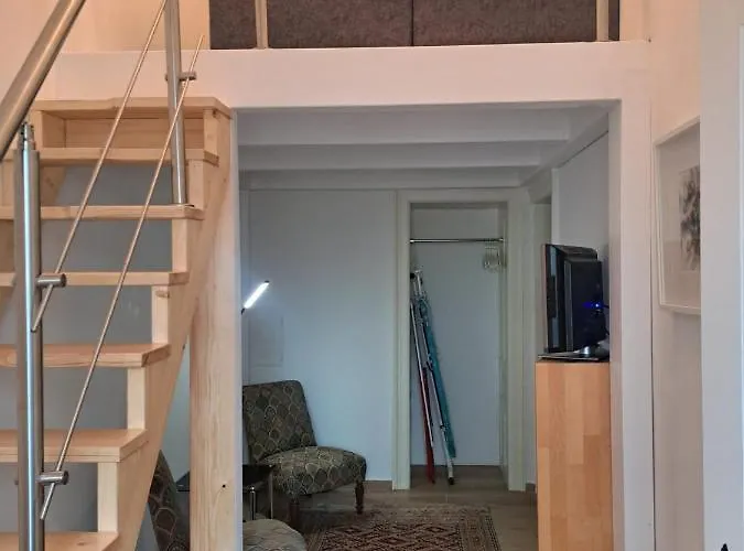 Ferienwohnung Ruhige Art-Garconniere mit Balkon Wien