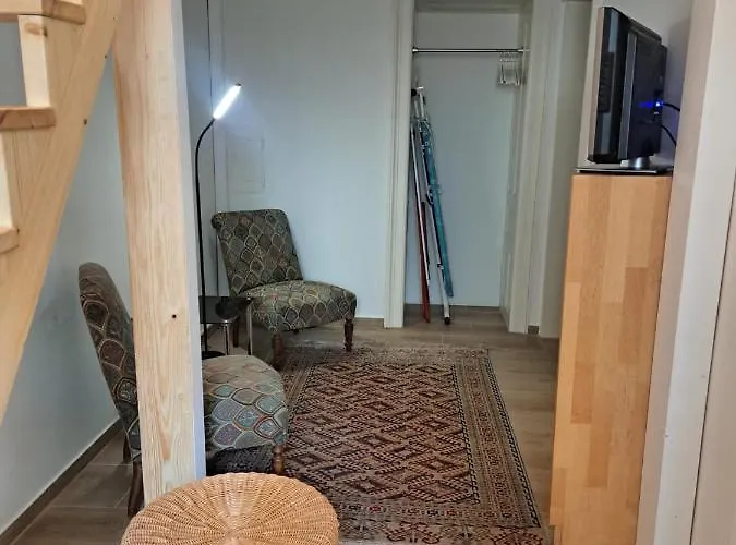 Ferienwohnung Ruhige Art-Garconniere mit Balkon Wien