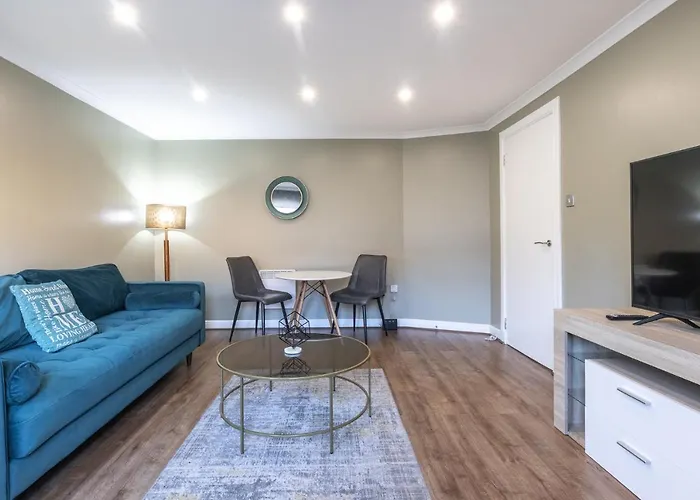 ** Modern Merchant City 1 Bed Apartment With Free Parking ** Glasgow