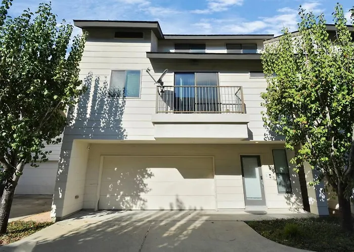 Villa 3Br/3.5Ba Three Story East Downtown Townhouse With View Houston