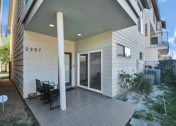 Villa 3Br/3.5Ba Three Story East Downtown Townhouse With View Houston