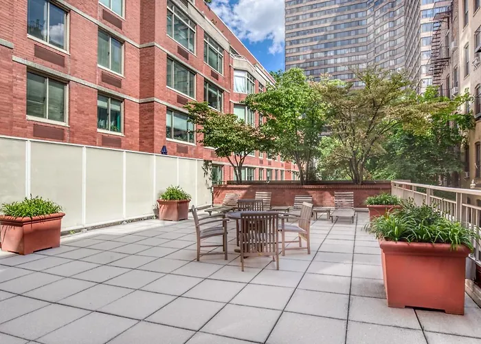 Ues Studio W Elevator Doorman Nr Central Park Nyc-1038 New York