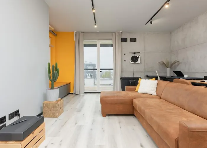 Industrial Pet-Friendly Apartment With Movie Projector By Noclegi Renters Warschau