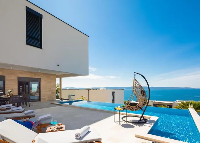 Luxury Villa Black Pearl With Pool Trogir