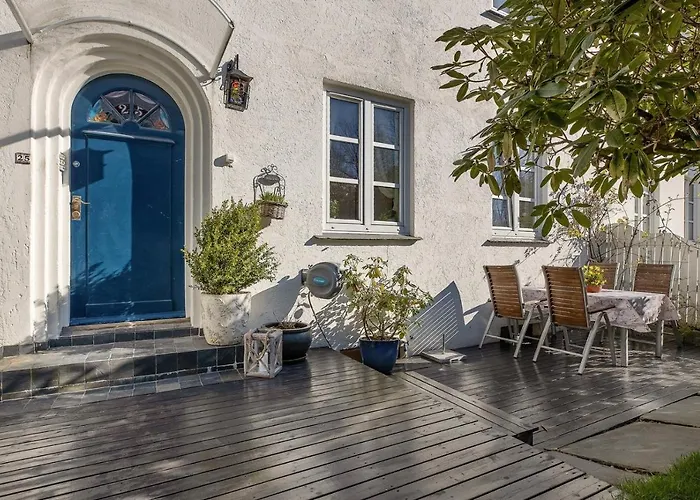 Big Central Apartment W/ A View And Parking Bergen