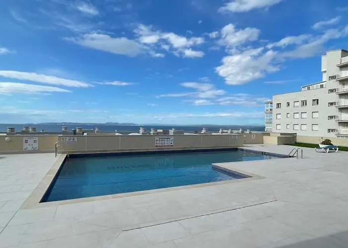 Apartamento Frente Al Mar Con Piscina Roses