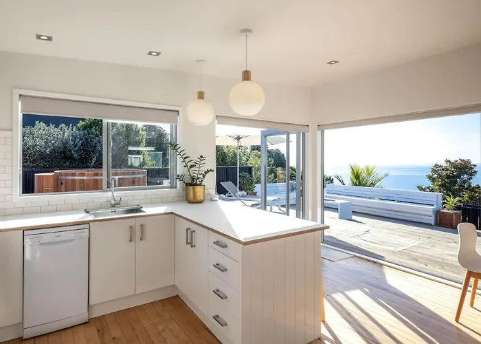 Ocean Breeze Cottage - Coast & Country Onetangi