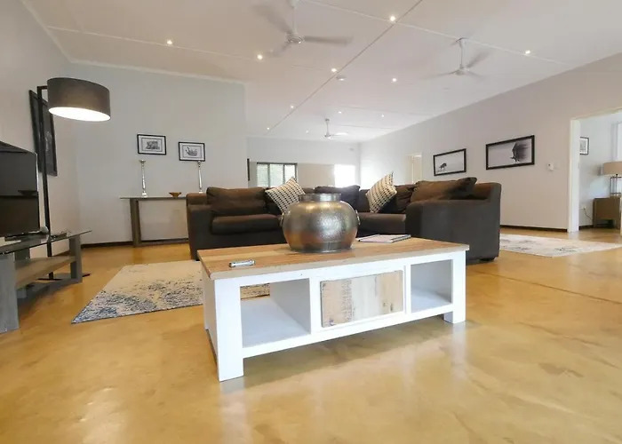 Central, Peaceful, Victoria Falls Self Catering With Plunge Pool, Sleeps 5