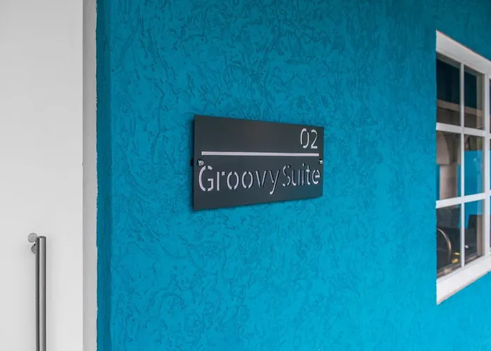 Villa De Cruz - Groovy Suite Scarborough