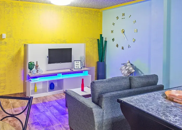 Villa De Cruz - Groovy Suite Scarborough