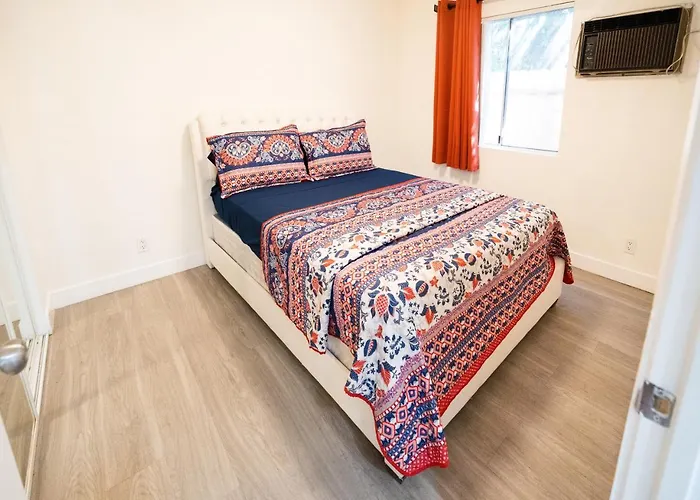 Cozy Koreatown/Hollywood 2 Bedroom Los Angeles