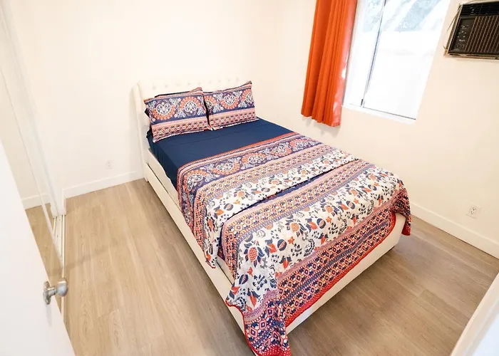 Cozy Koreatown/Hollywood 2 Bedroom Los Angeles