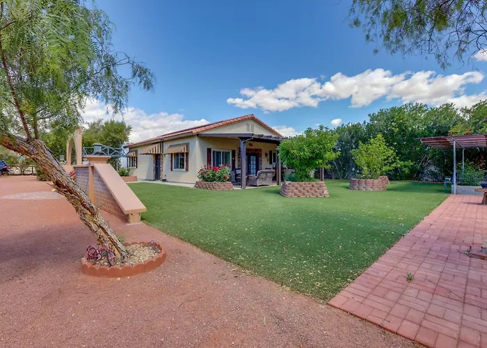 Idyllic Las Vegas Oasis With Outdoor Pool!