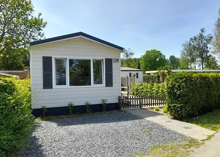 Stellechalets Op Vakantiepark Stelleplas - Heinkenszand