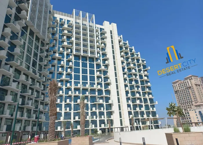 2 Bed In Azzizi Farhad With Burj Khalifa View By Desert City Stays Dubai