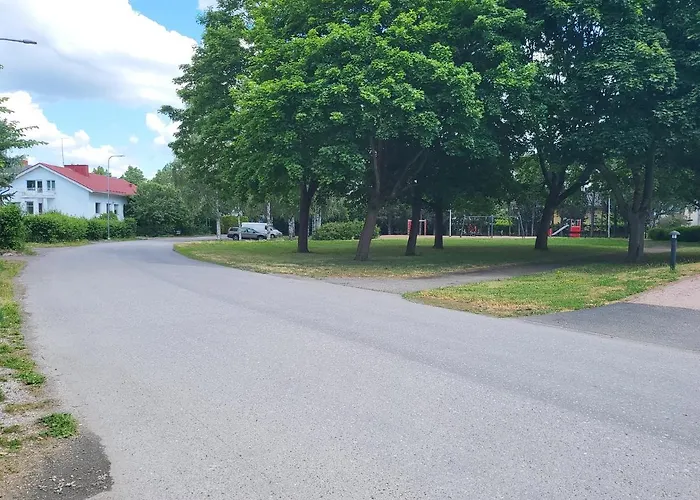Saunallinen Rivitalon Paeaety Asunto Kahdella Terassilla Turku