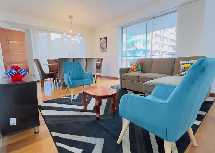 Departamento De Lujo 3 Dormitorios, 5 Camas, 1 Sofa Cama, 11 Personas, Con Terraza Abierta, Wiffi Y Parking Free Quito