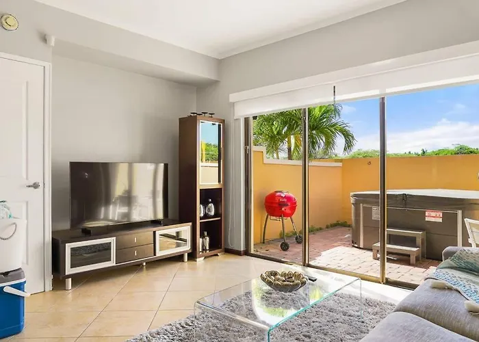 Villa Incredible House In Gold Coast With Private Jacuzzi New Remodeling Palm Beach