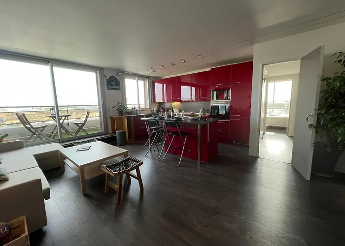 Ferienwohnung Above Paris Eiffel Tower view Balcony
