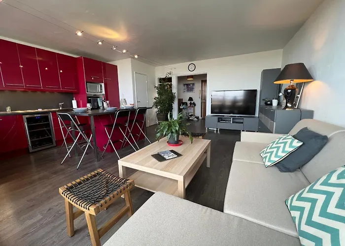 Ferienwohnung Above Paris Eiffel Tower view Balcony