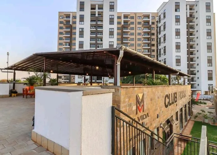 Emaza Lux Stylish, Modern 1 Bedroom Apartment, Pool & Gym, At Mi Vida Garden City Nairobi