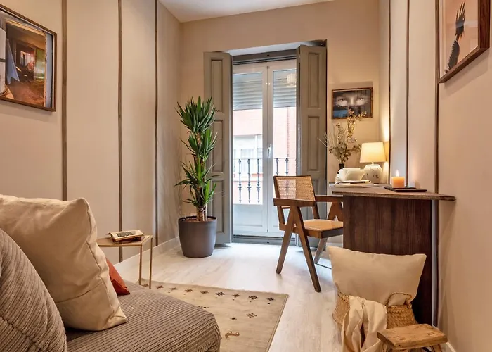 Gobi - 1 Bedroom Apartment With Office In Chamberi Madrid