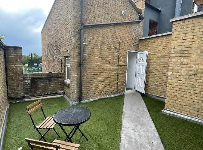 4Bed Loft Style Apartment With Privateterrace London